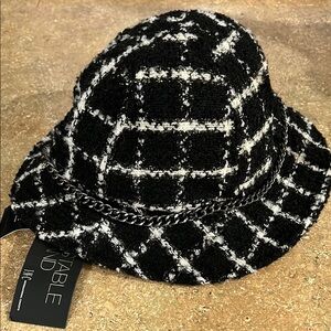 NWT INC Black and White Tweed Bucket Hat